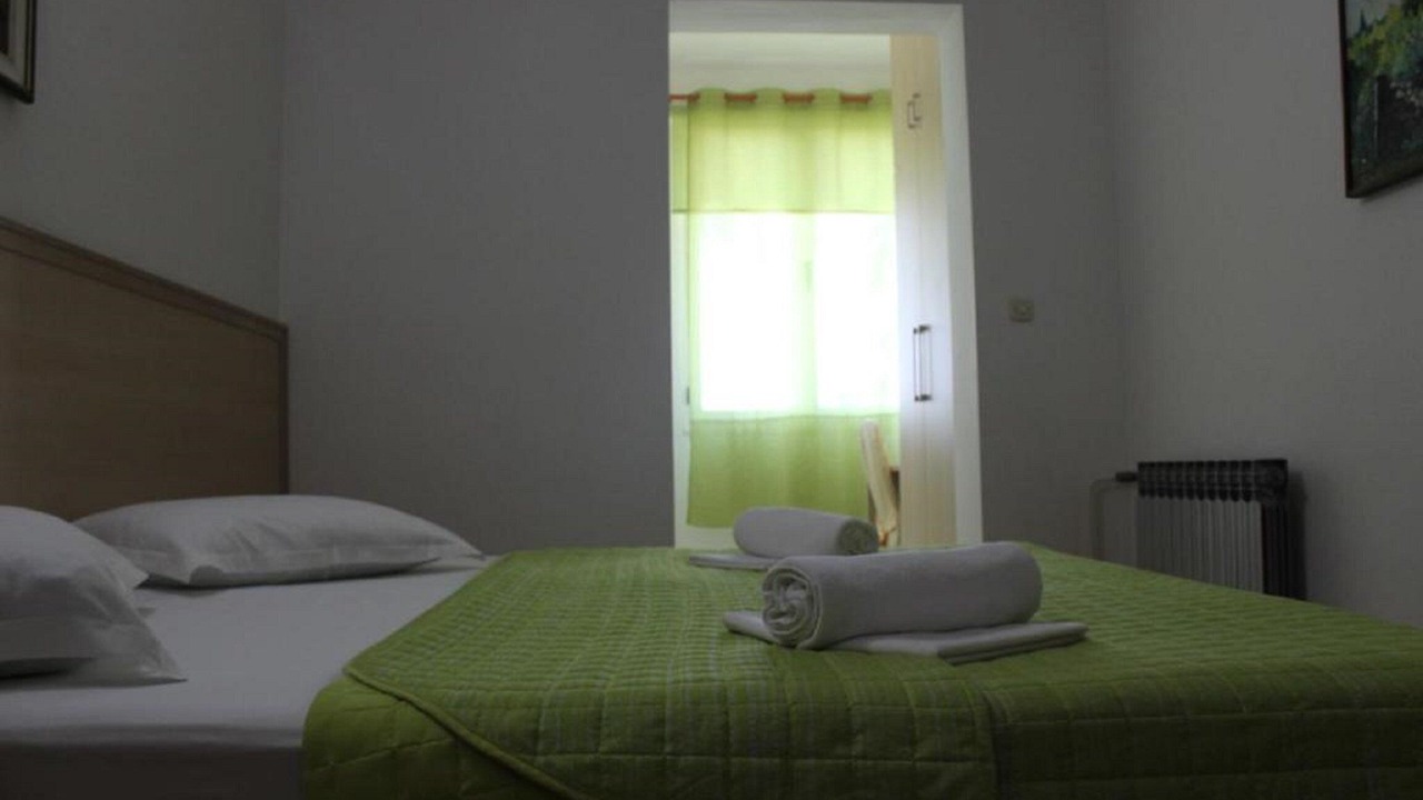 Photo of Bedroom in Brist