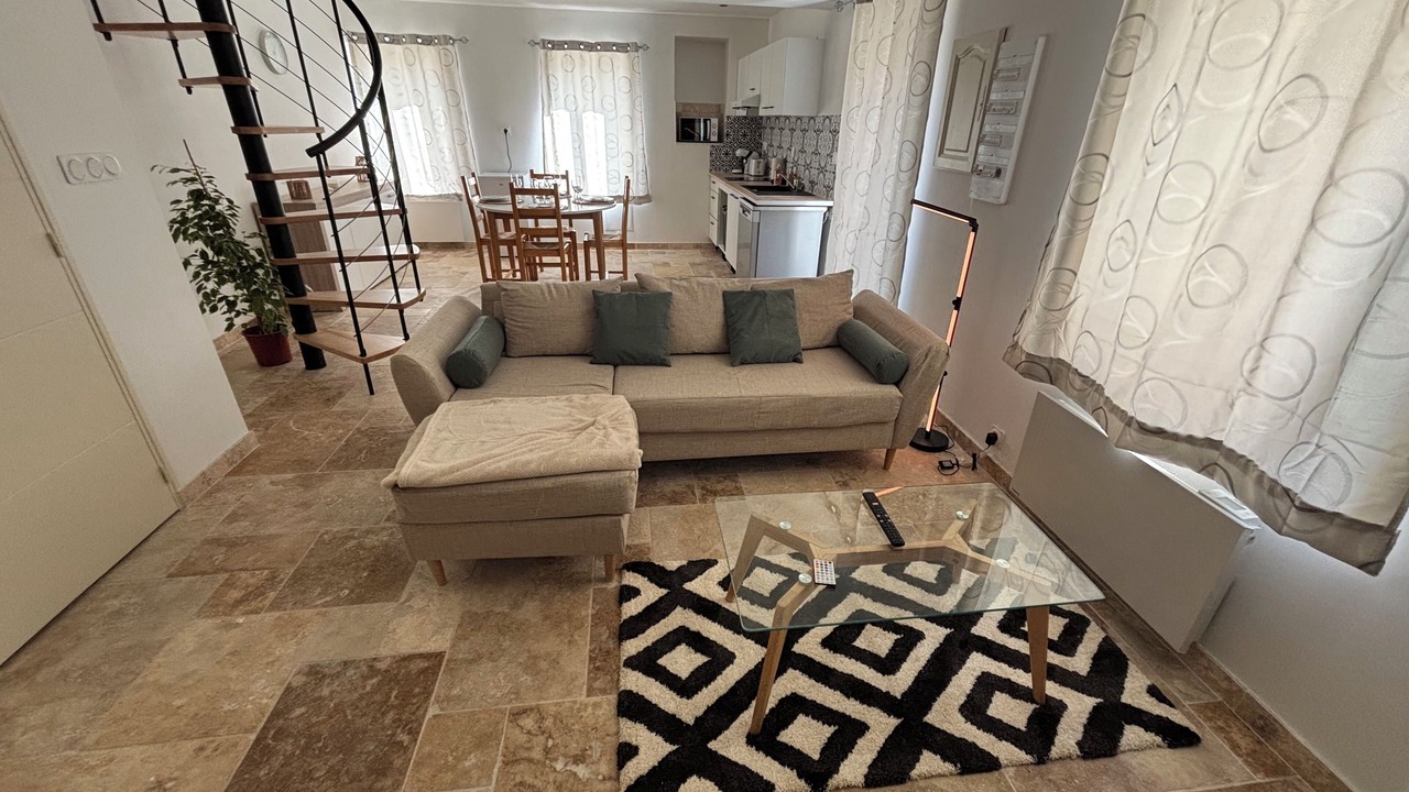 Photo of Livingroom in Saint-Martin-d'Ordon