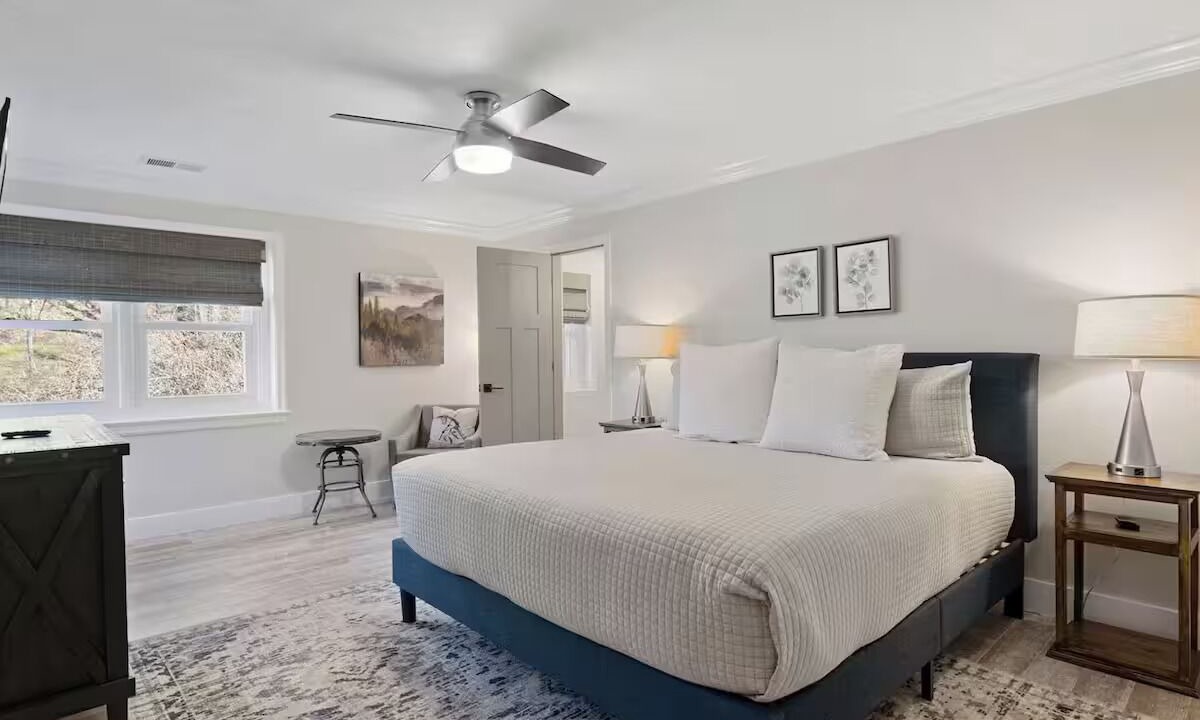Photo of Bedroom in Bryson City