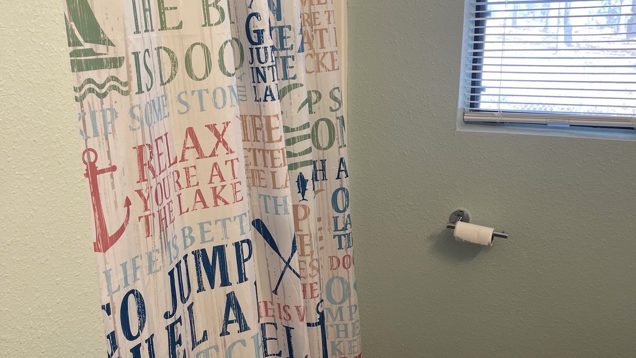 Photo of Bathroom in Pottsboro