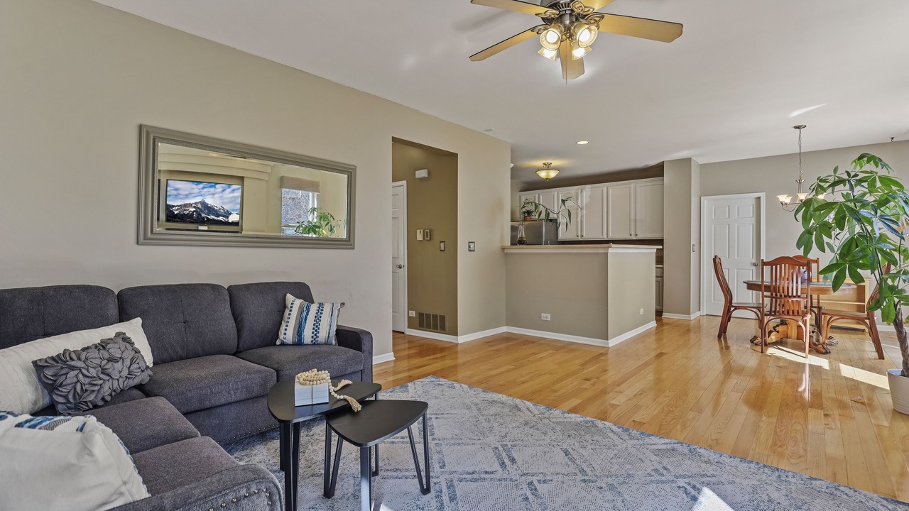 Photo of Livingroom in West Chicago