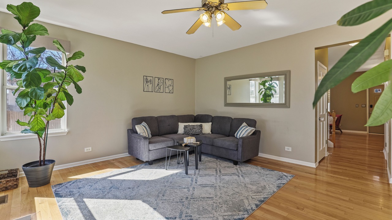 Photo of Livingroom in West Chicago