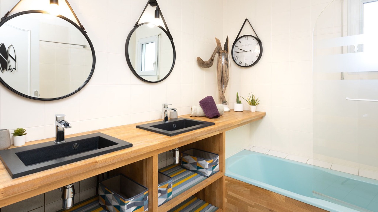 Photo of Bathroom in Plouer-sur-Rance