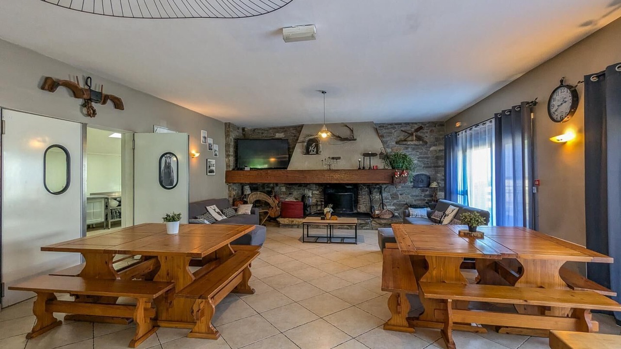 Photo of Others in Clarac