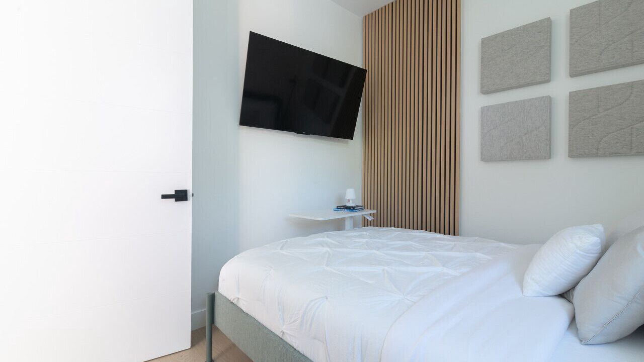 Photo of Bedroom in NoHo Arts District