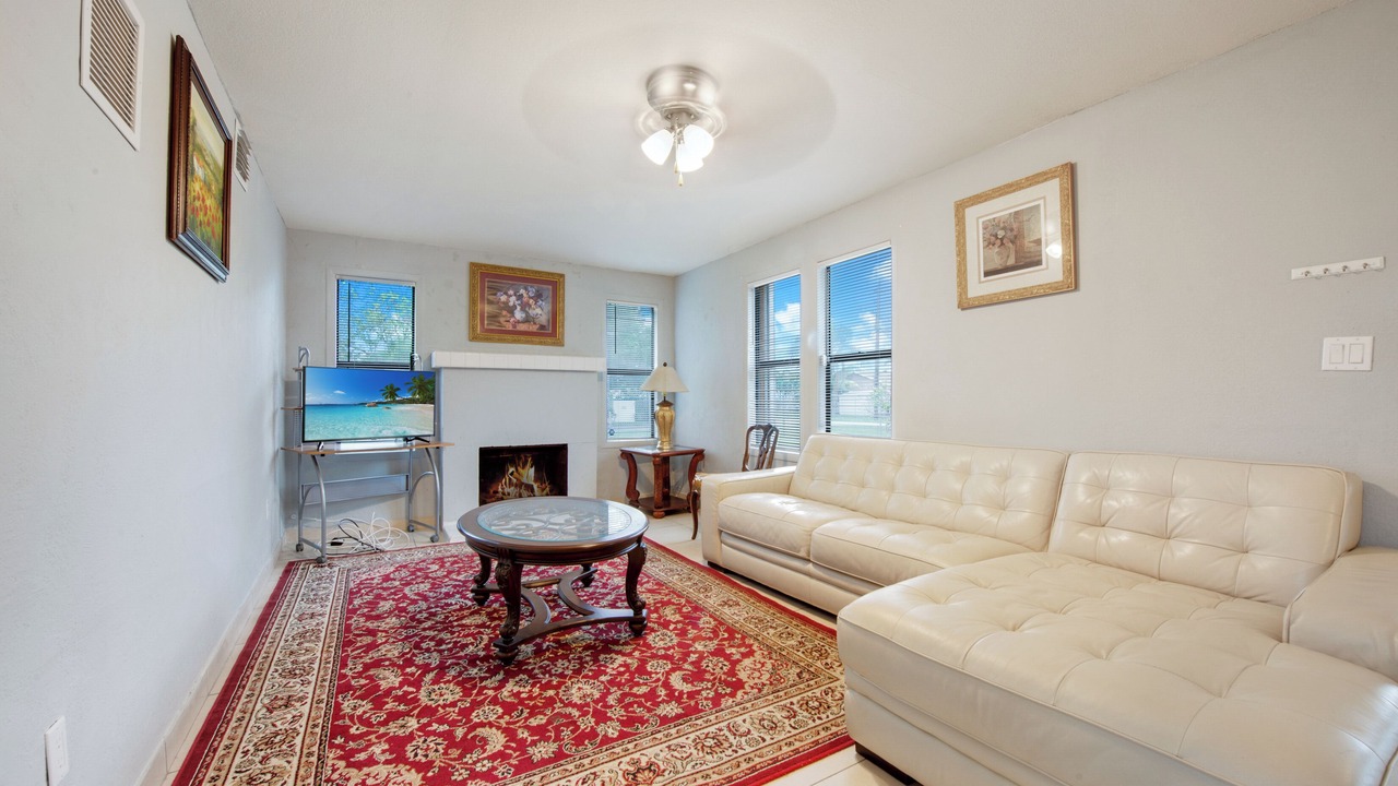 Photo of Livingroom in Princeton