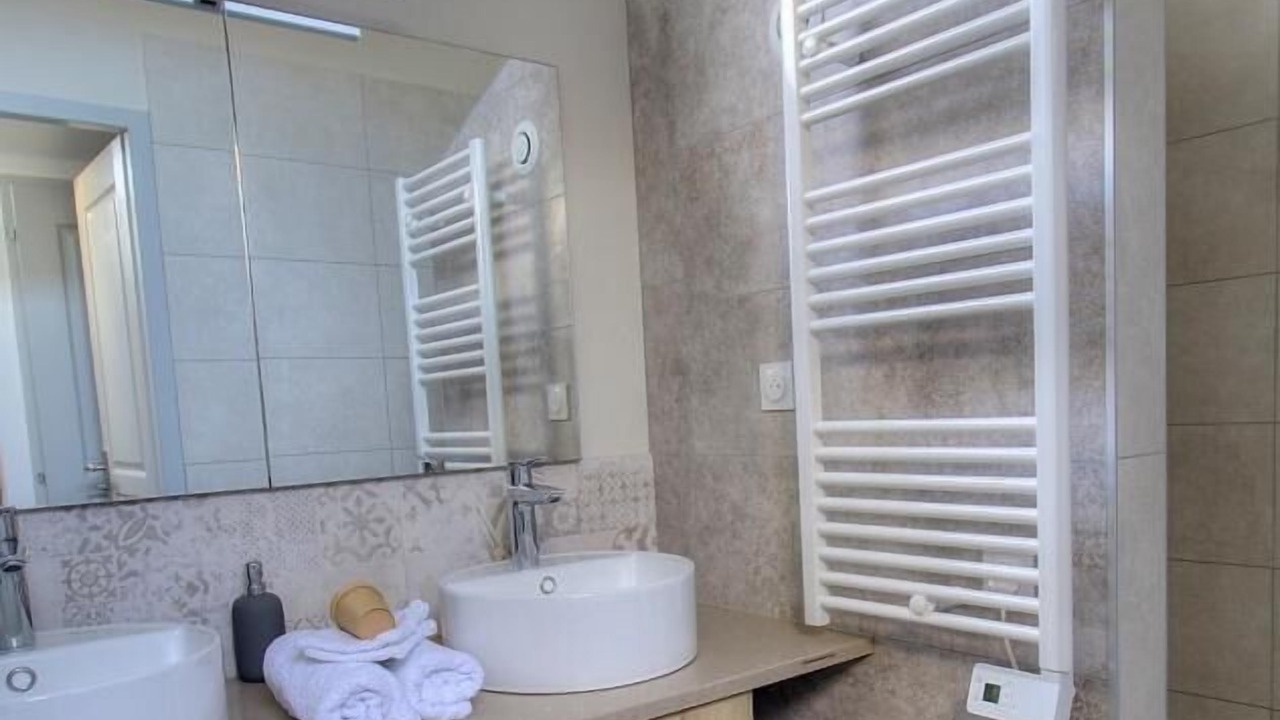 Photo of Bathroom in Fleurie