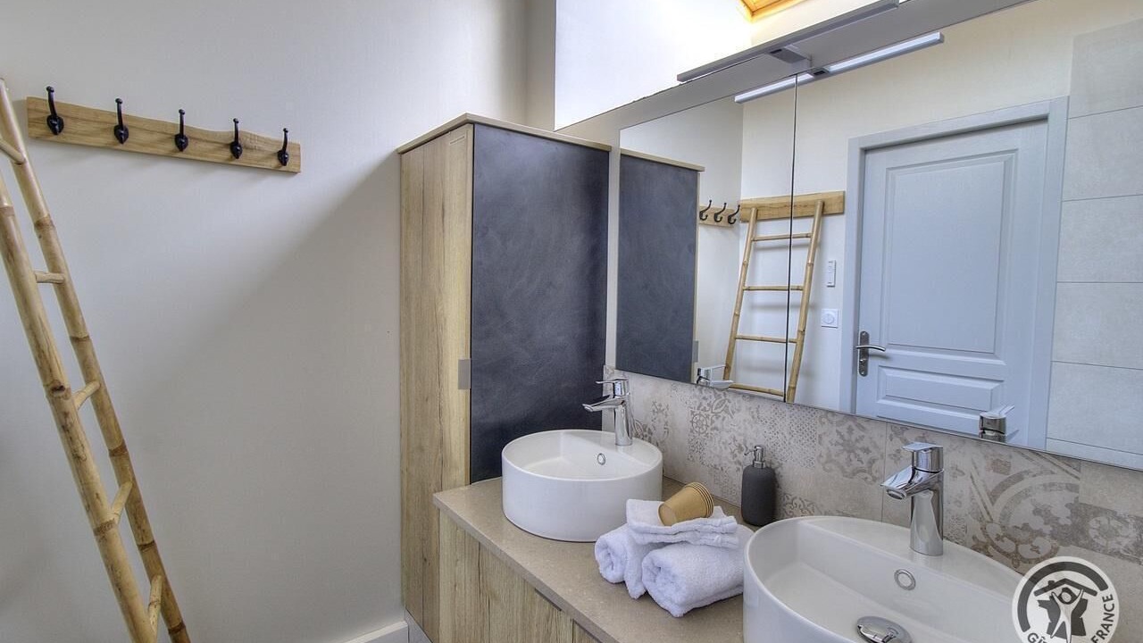 Photo of Bathroom in Fleurie