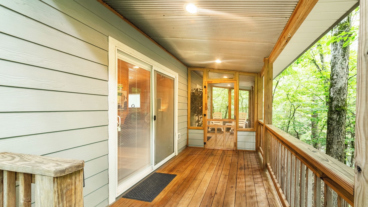 Photo of Patio Balcony in Jones Mills