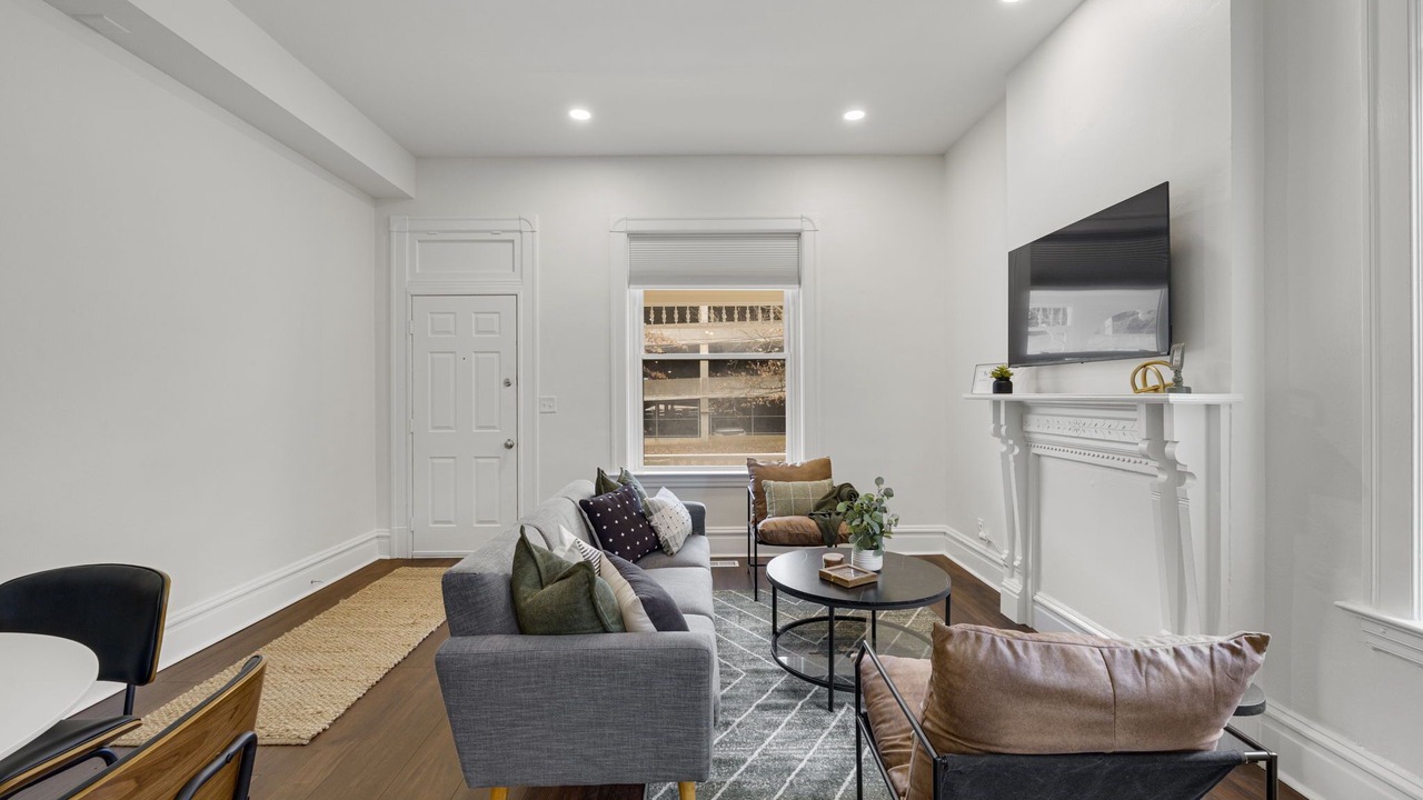 Photo of Livingroom in St. Charles