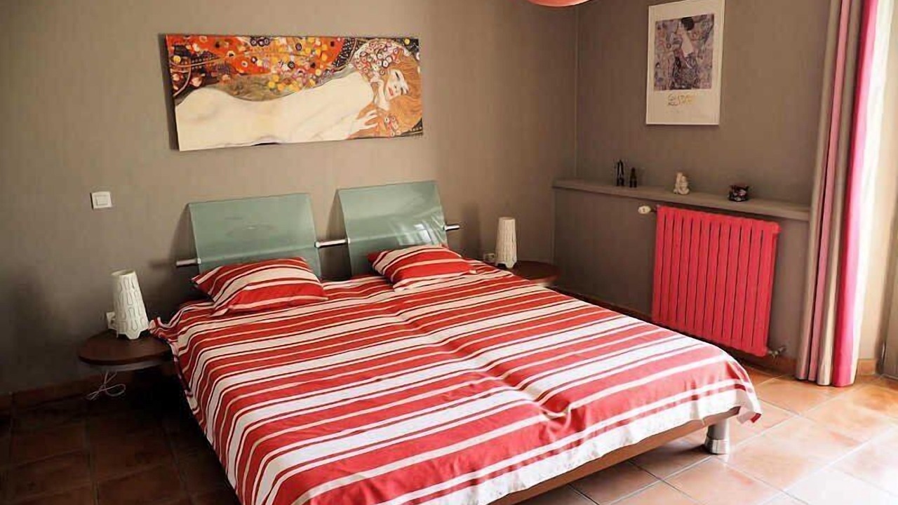 Photo of Bedroom in Violes
