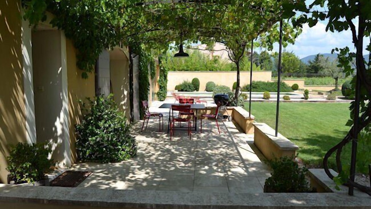 Photo of Outdoor in Violes