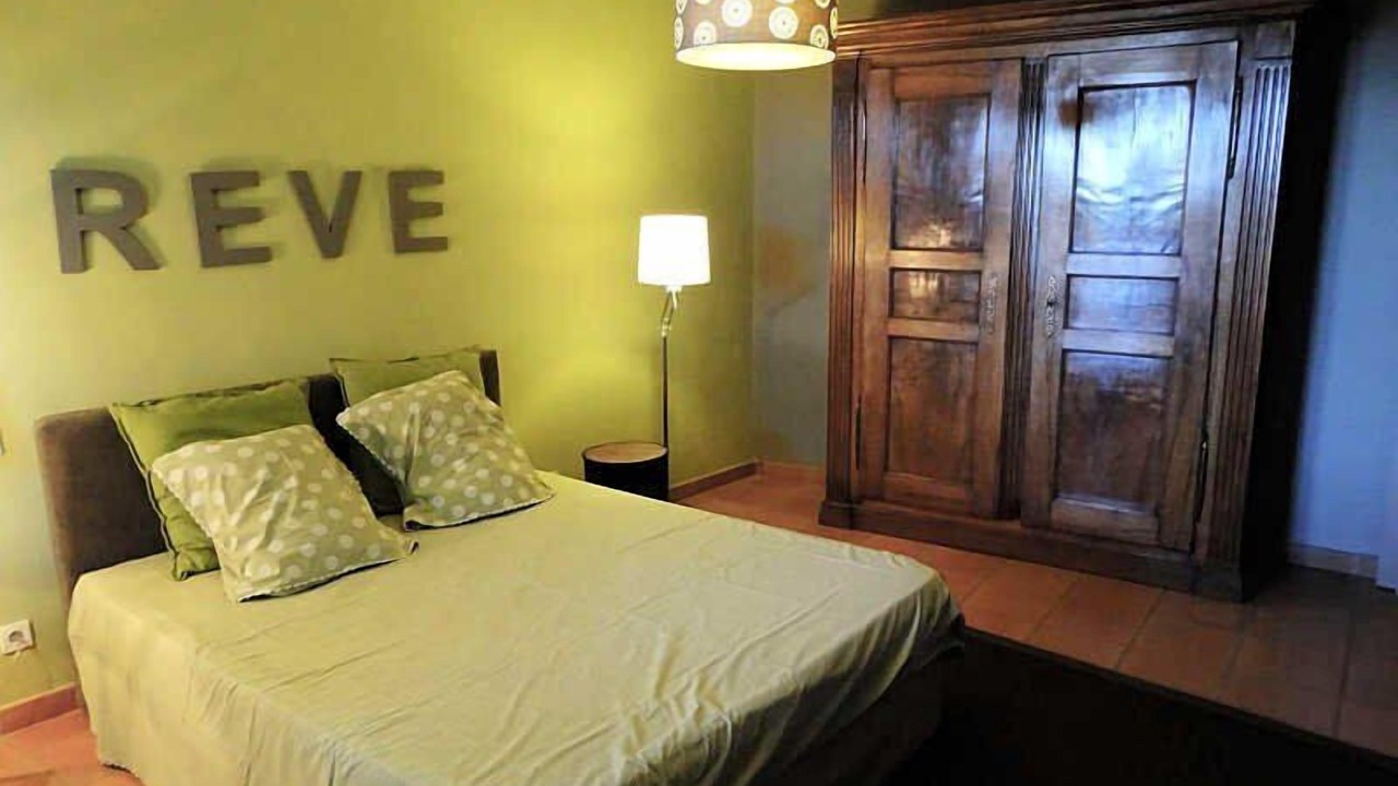 Photo of Bedroom in Violes