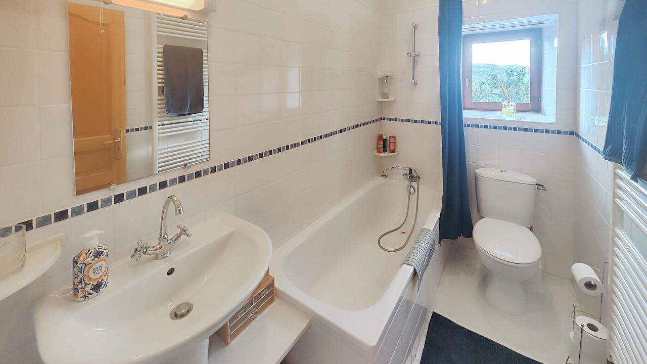 Photo of Bathroom in Herepian