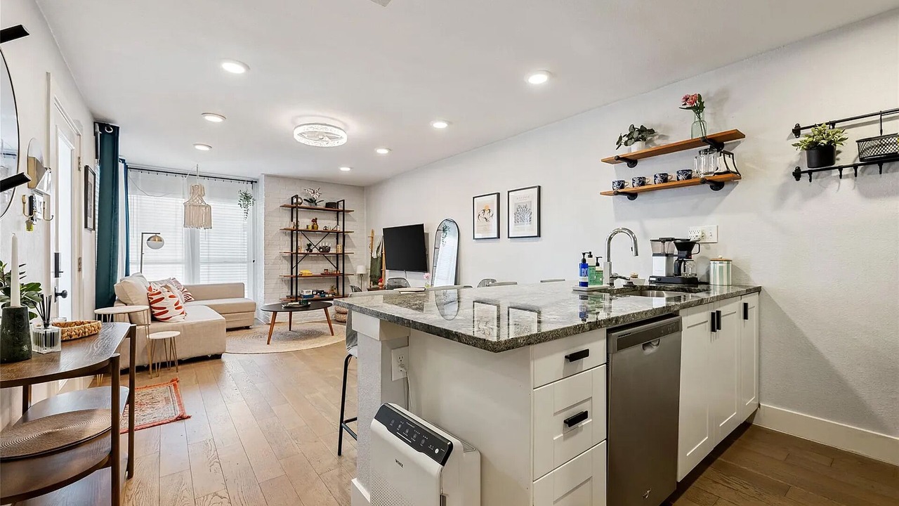 Photo of Livingroom in North Loop