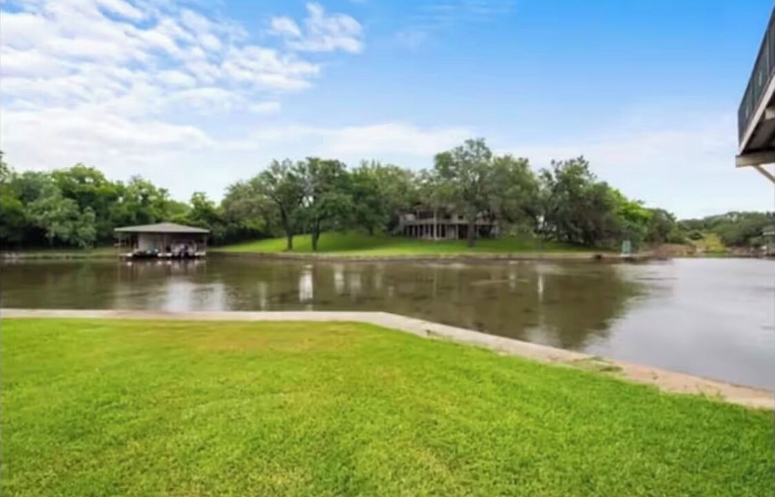 Photo of Outdoor in Kingsland