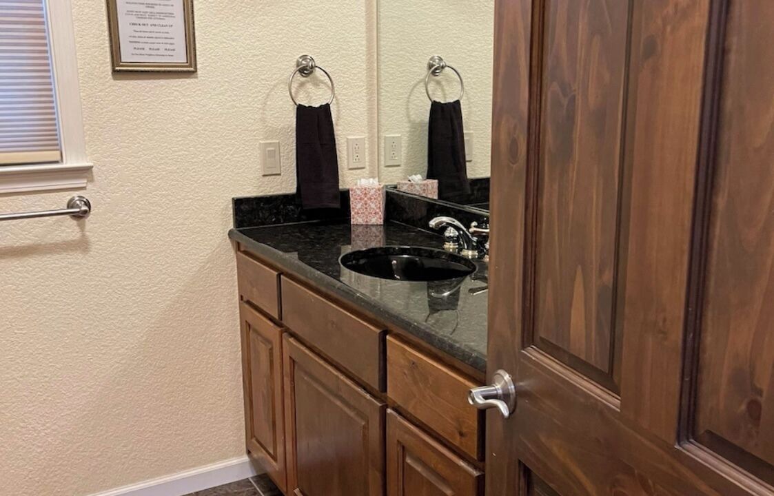 Photo of Bathroom in Kingsland