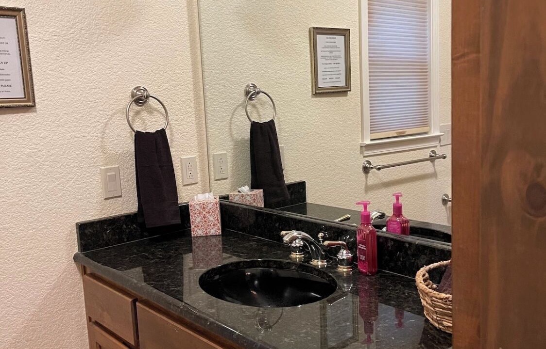 Photo of Bathroom in Kingsland