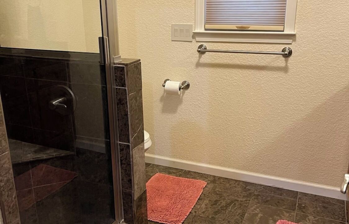 Photo of Bathroom in Kingsland