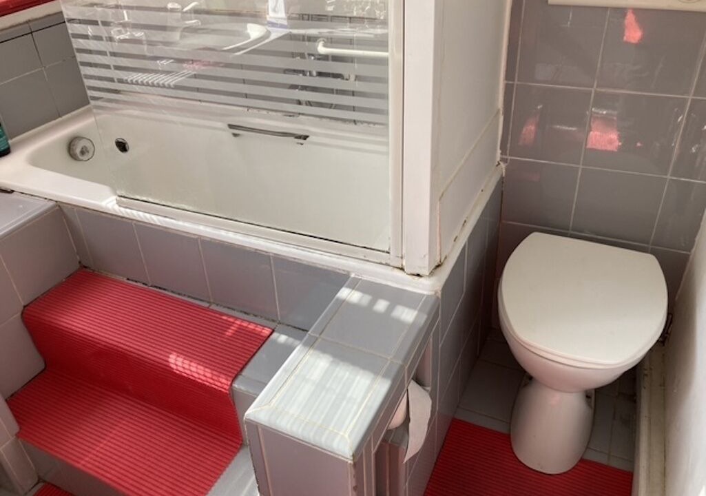 Photo of Bathroom in Arcueil