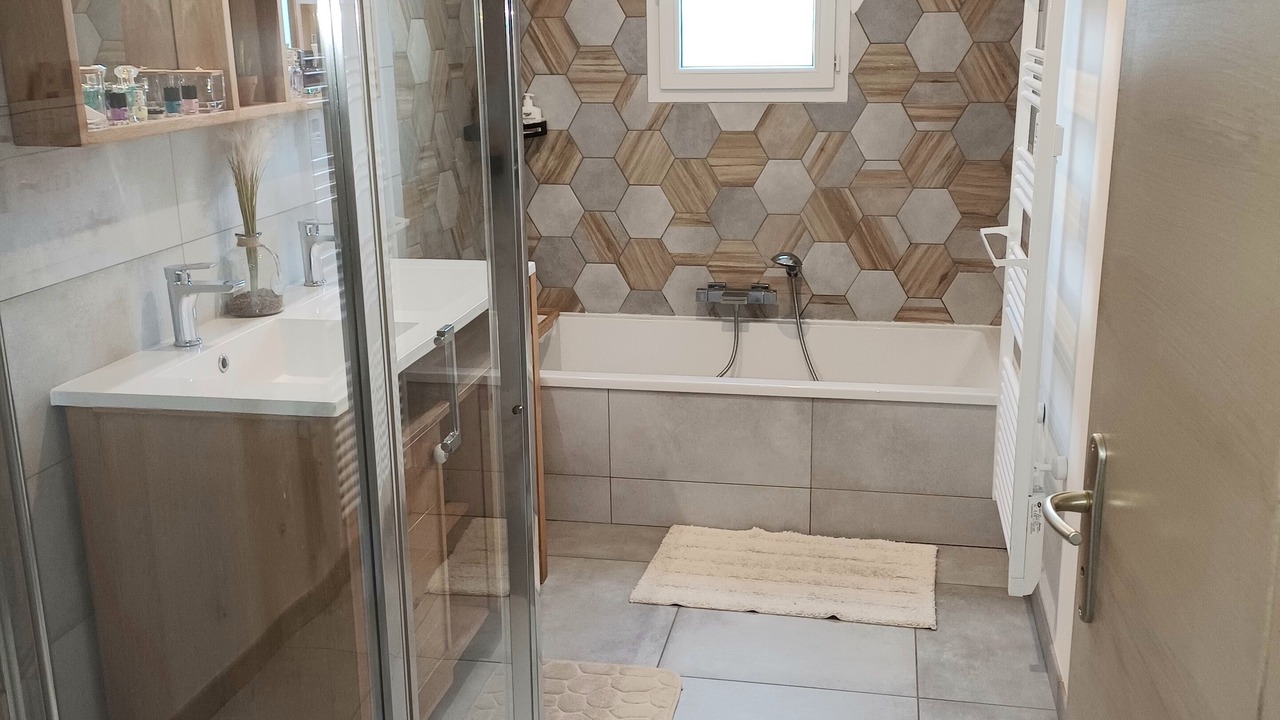Photo of Bathroom in Cerans-Foulletourte