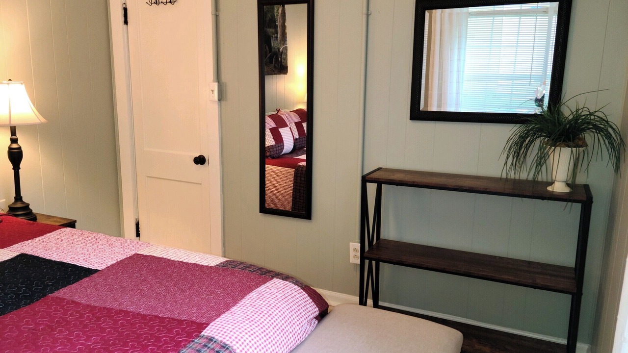 Photo of Bedroom in Carson Springs