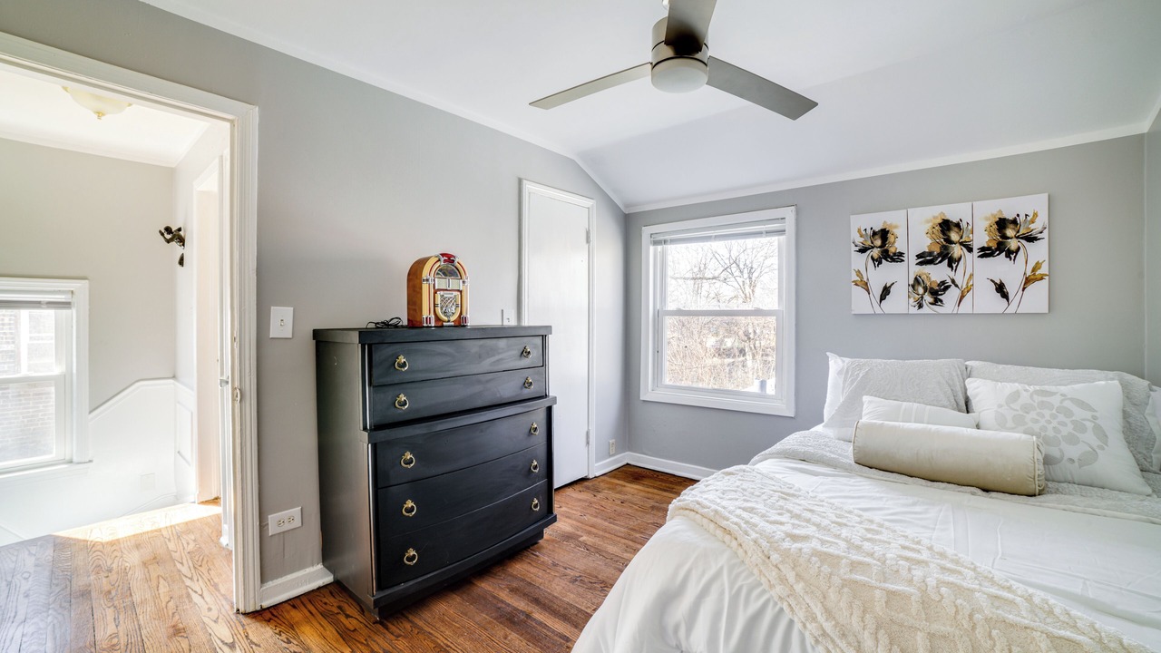 Photo of Bedroom in Jeffrey Manor