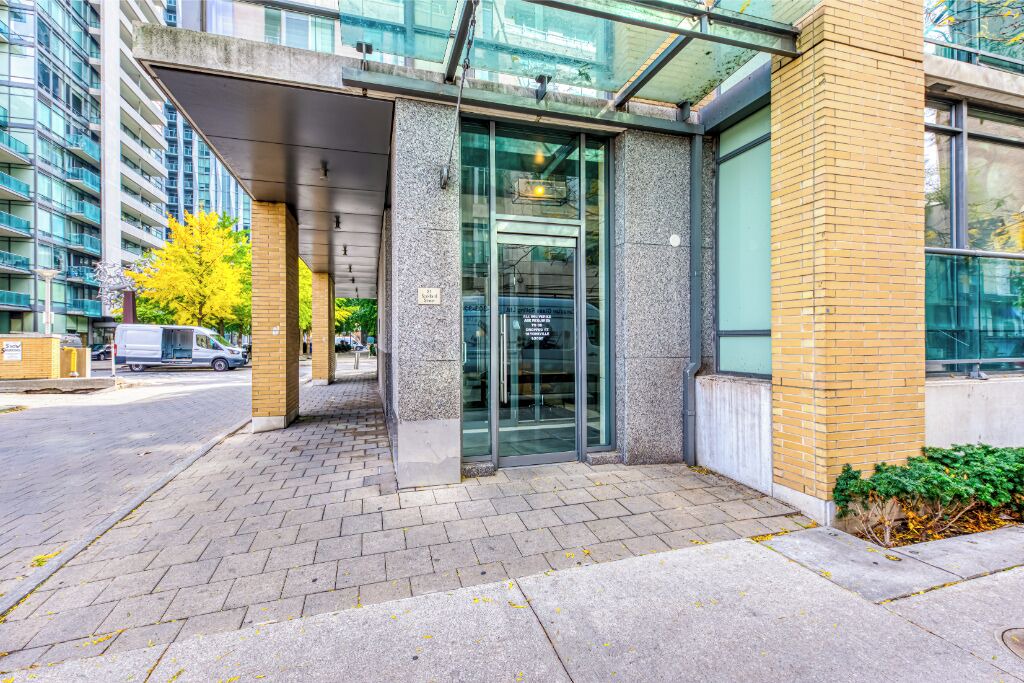 Photo of Outdoor in Yorkville
