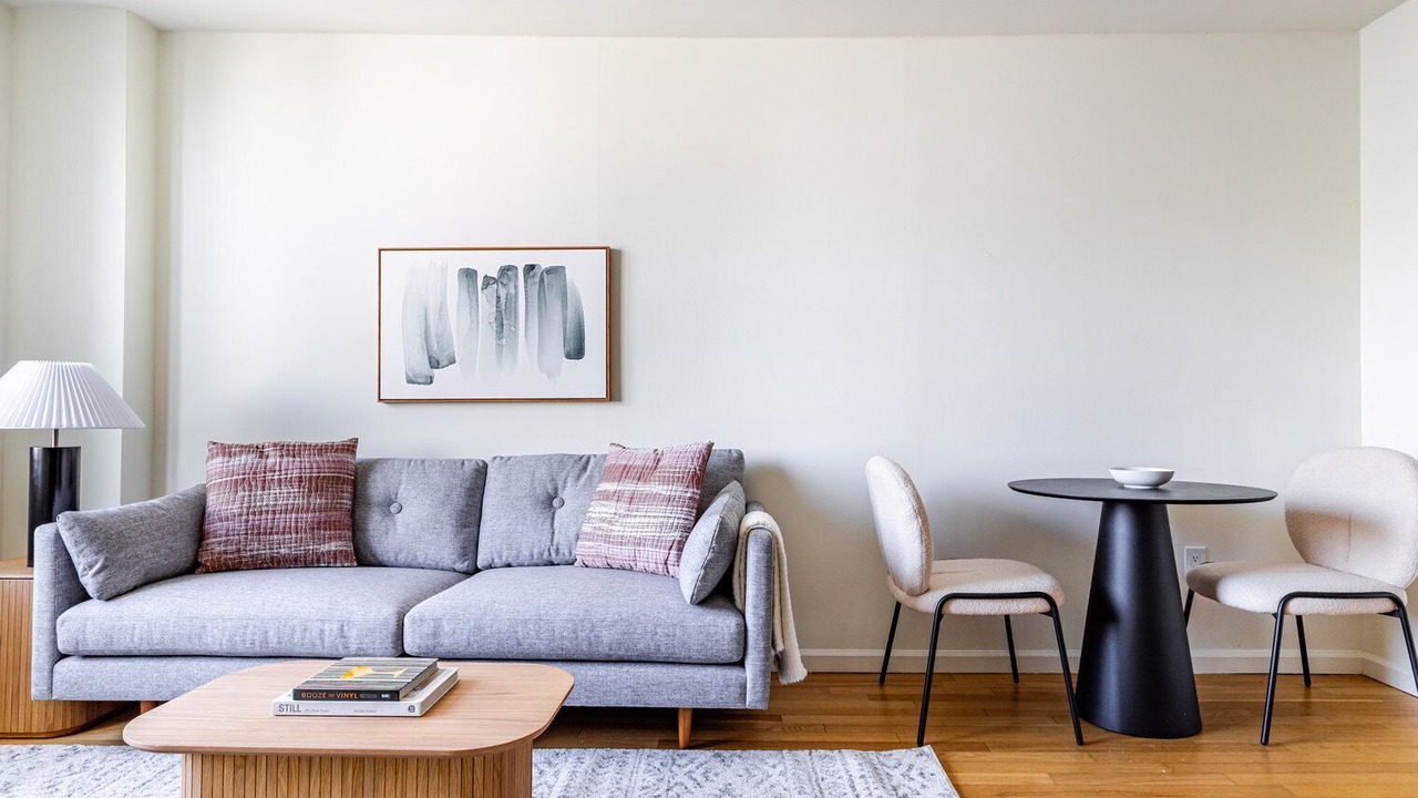 Photo of Livingroom in Hunters Point