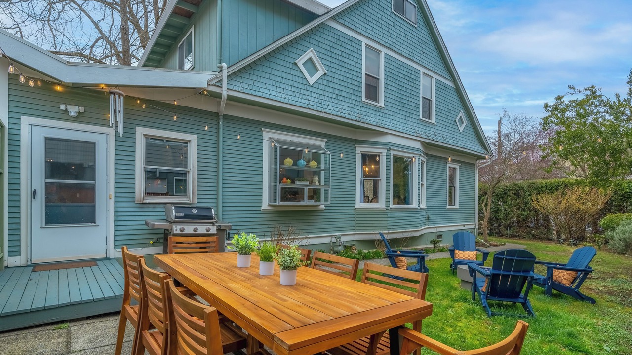 Photo of Others in Ballard