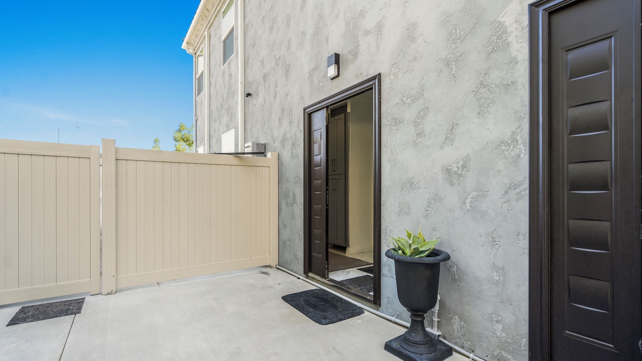 Photo of Outdoor in Eastlake Greens