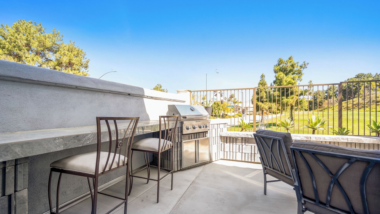 Photo of Patio Balcony in Eastlake Greens