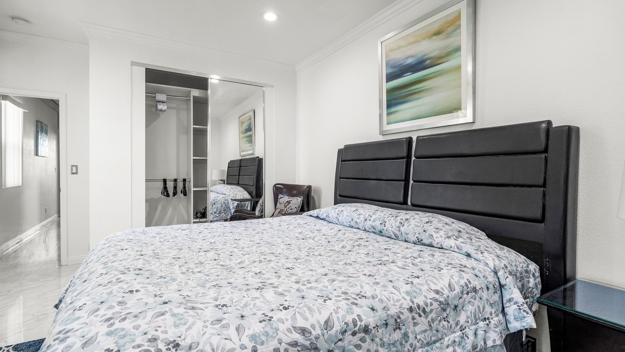 Photo of Bedroom in Eastlake Greens