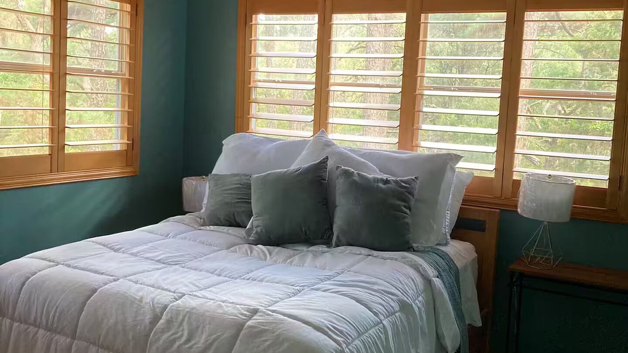 Photo of Bedroom in Circle D-KC Estates