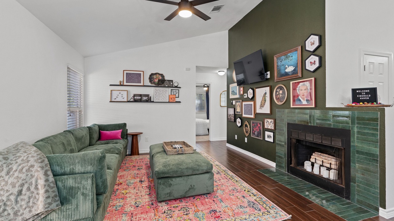 Photo of Livingroom in Greenslopes At Lake Creek