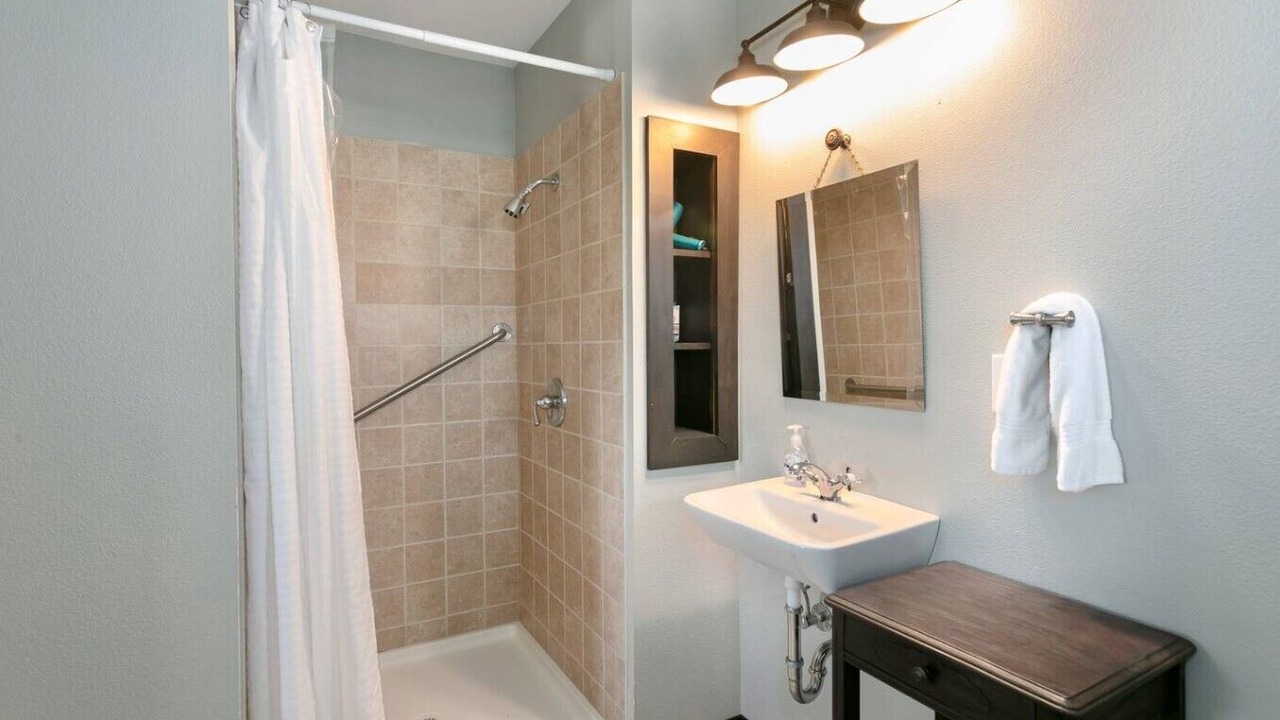 Photo of Bathroom in Grayland