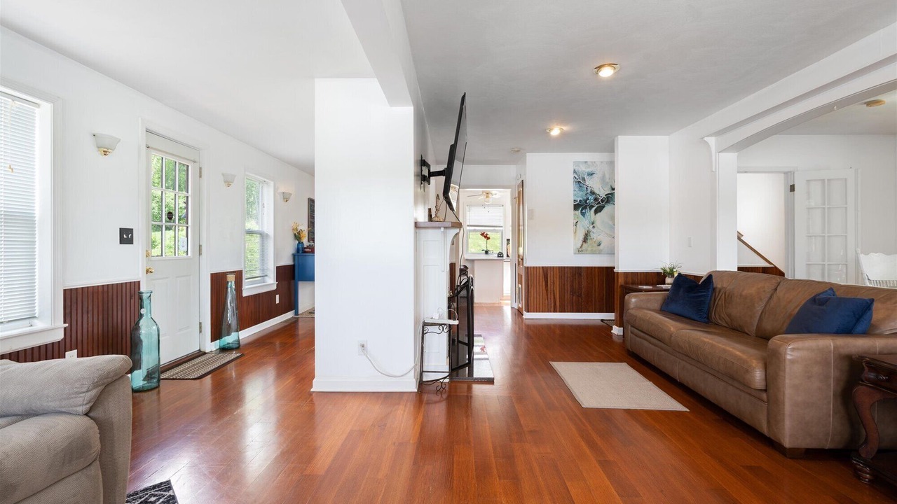 Photo of Livingroom in Jamesville