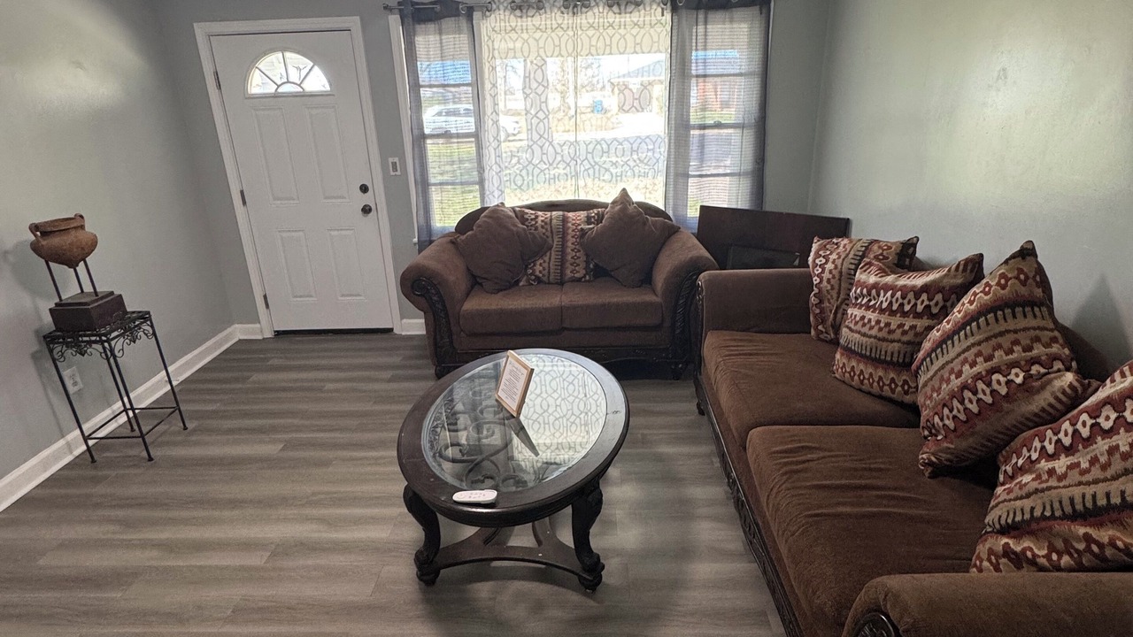 Photo of Livingroom in Hollandale