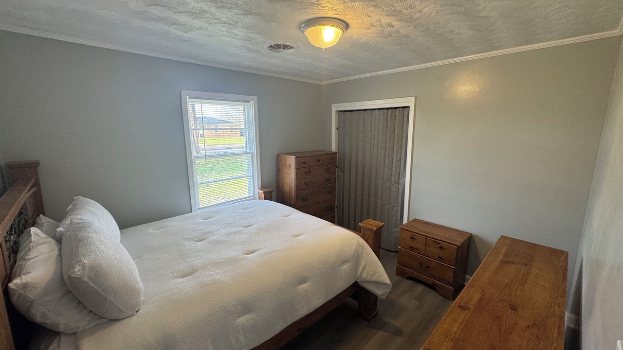 Photo of Bedroom in Hollandale