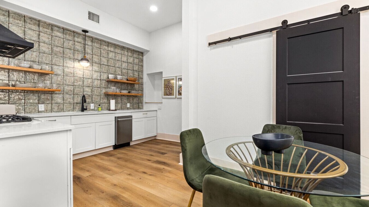 Photo of Bedroom in Midtown