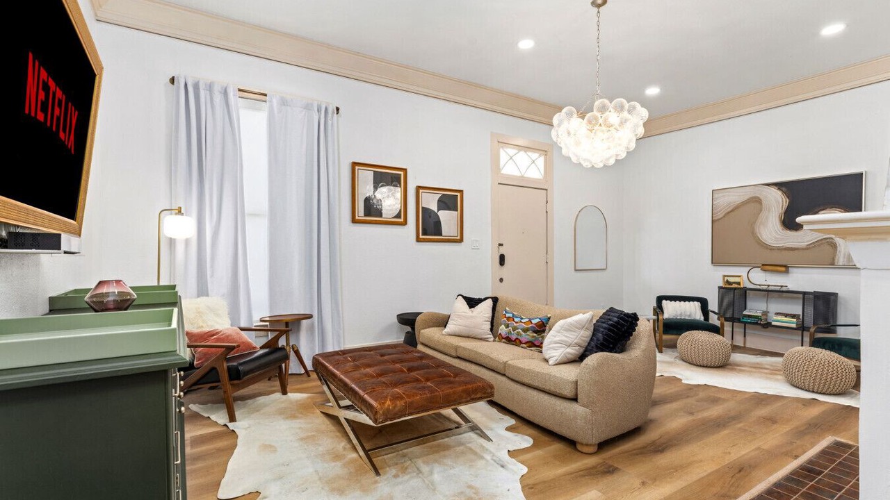 Photo of Livingroom in Midtown