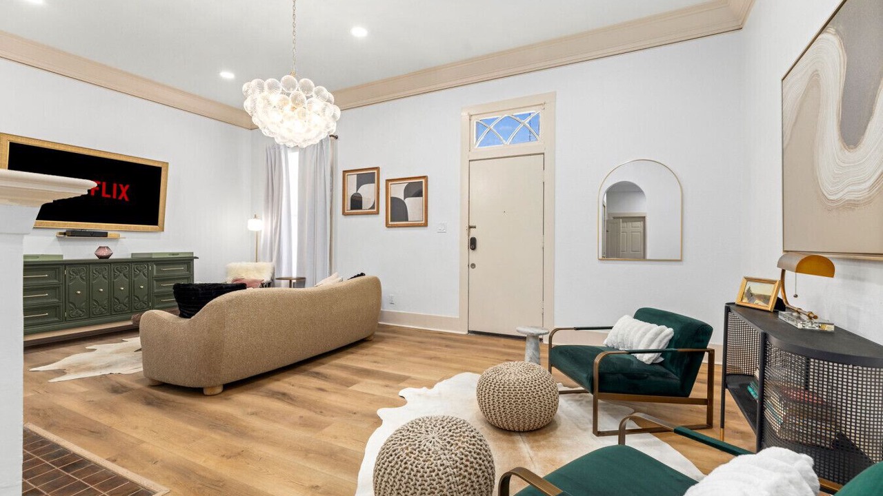 Photo of Livingroom in Midtown