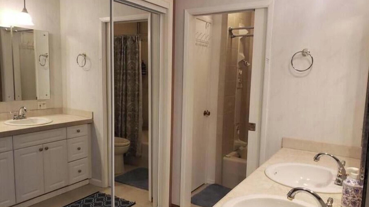 Photo of Bedroom in Eastsound