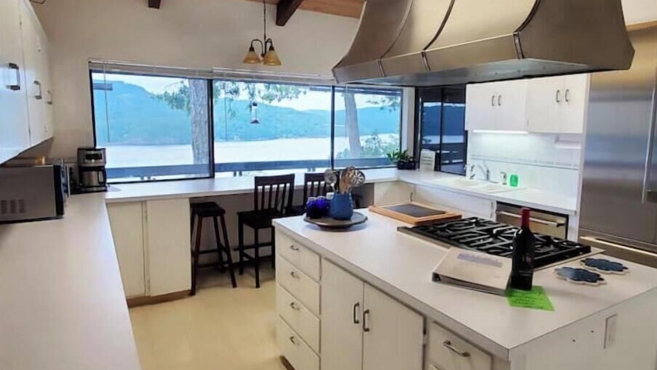 Photo of Others in Eastsound