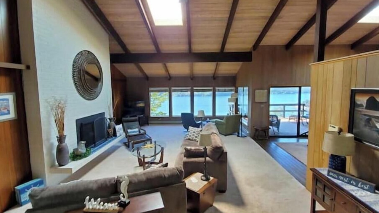 Photo of Bedroom in Eastsound