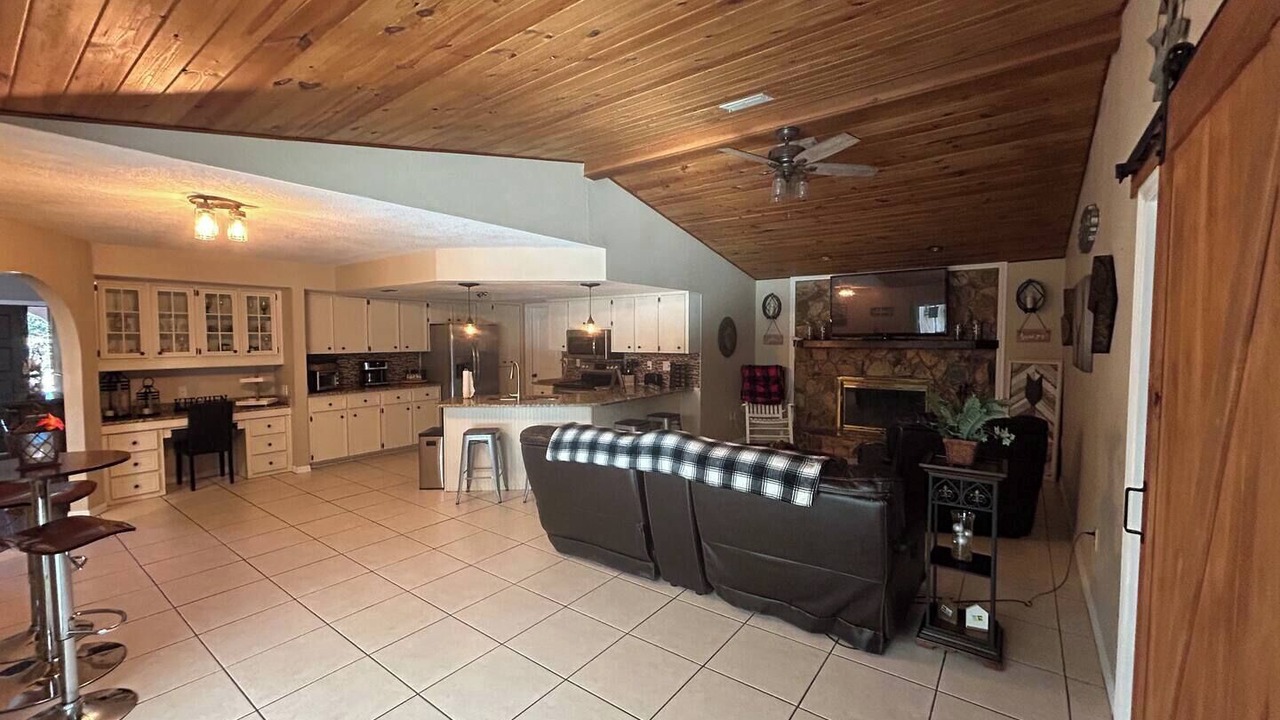 Photo of Livingroom in Spring Hill