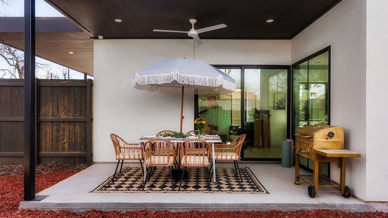 Photo of Outdoor in Govalle