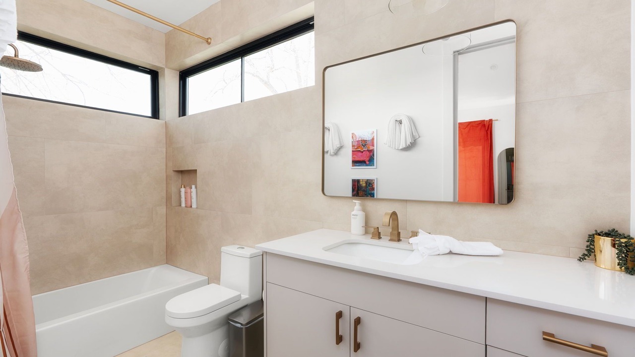 Photo of Bathroom in Govalle