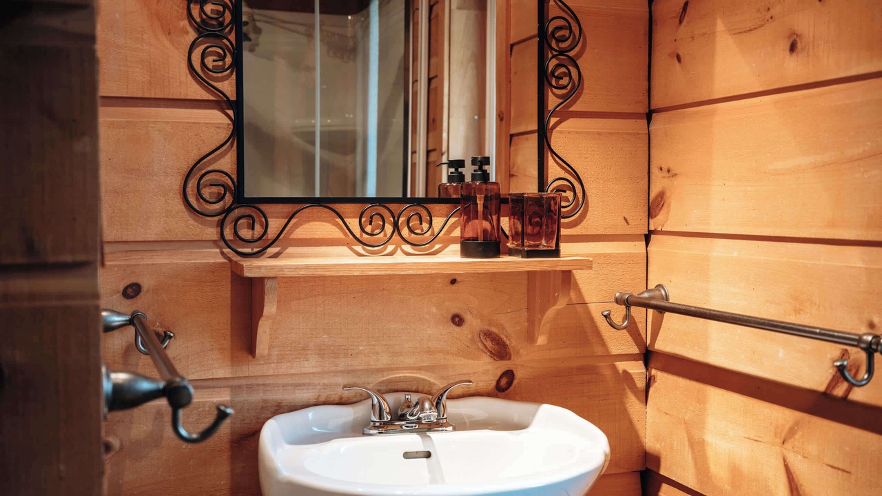 Photo of Bathroom in Notre-Dame-de-la-Merci