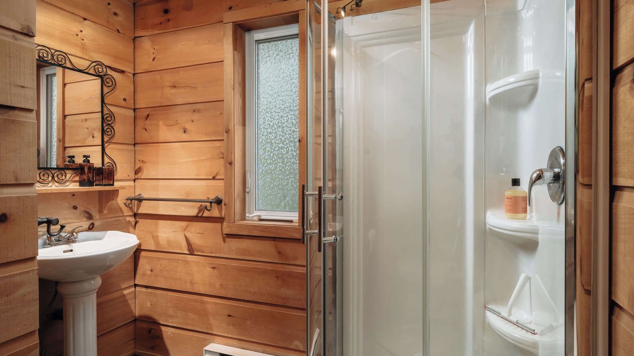 Photo of Bathroom in Notre-Dame-de-la-Merci
